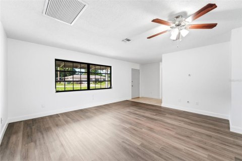 House in Deltona, Florida 2 bedrooms, 88.35 sq.m. № 2224949 - photo 4