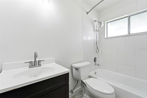 House in Deltona, Florida 2 bedrooms, 88.35 sq.m. № 2224949 - photo 18