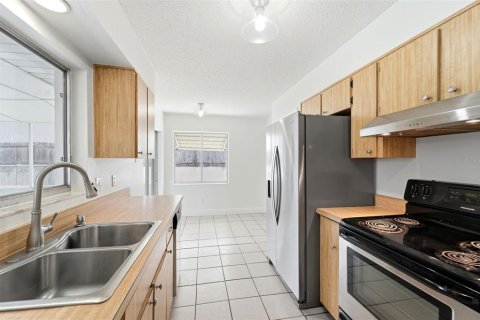 House in Deltona, Florida 2 bedrooms, 88.35 sq.m. № 2224949 - photo 8