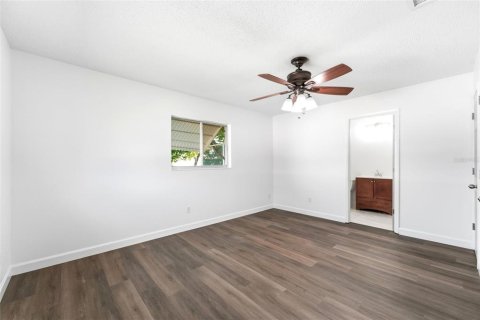 House in Deltona, Florida 2 bedrooms, 88.35 sq.m. № 2224949 - photo 12