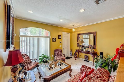 House in Miramar, Florida 3 bedrooms, 204.85 sq.m. № 1846193 - photo 13