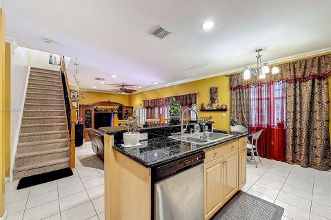 House in Miramar, Florida 3 bedrooms, 204.85 sq.m. № 1846193 - photo 20