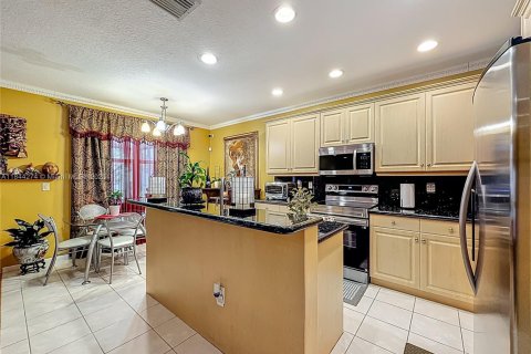 House in Miramar, Florida 3 bedrooms, 204.85 sq.m. № 1846193 - photo 18