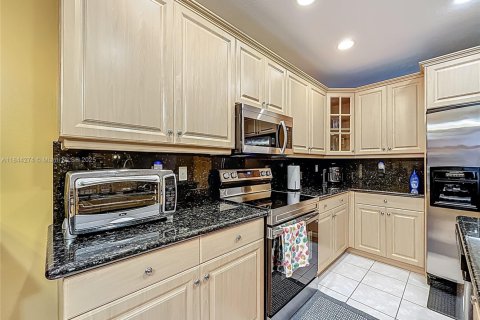 House in Miramar, Florida 3 bedrooms, 204.85 sq.m. № 1846193 - photo 24
