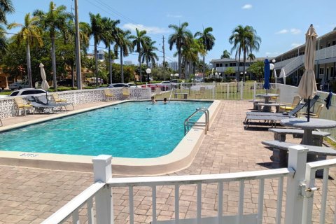 Copropriété à louer à Hallandale Beach, Floride: 1 chambre, 70.05 m2 № 1963240 - photo 2