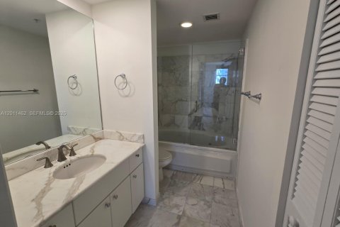 Condo in Miami Beach, Florida, 1 bedroom № 2076116 - photo 5