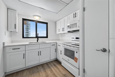 Copropriété à vendre à Ormond Beach, Floride: 2 chambres, 94.11 m2 № 2092146 - photo 6