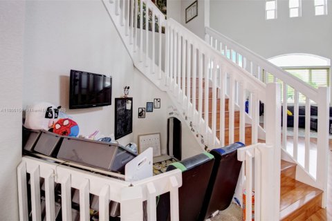 Villa ou maison à vendre à Cutler Bay, Floride: 4 chambres, 242.1 m2 № 1896033 - photo 9