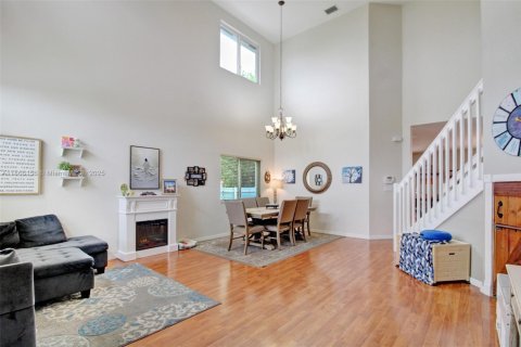 Villa ou maison à vendre à Cutler Bay, Floride: 4 chambres, 242.1 m2 № 1896033 - photo 4