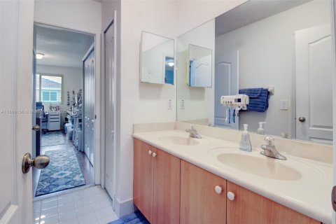 Villa ou maison à vendre à Cutler Bay, Floride: 4 chambres, 242.1 m2 № 1896033 - photo 28