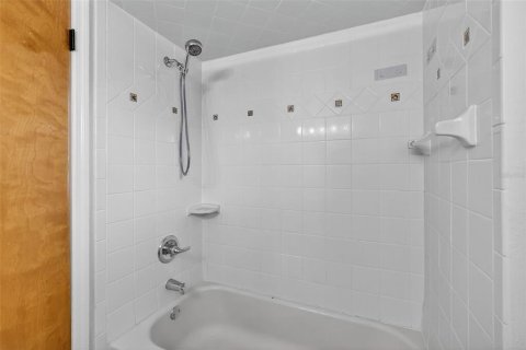 Villa ou maison à vendre à Bushnell, Floride: 2 chambres, 124.86 m2 № 1903599 - photo 12