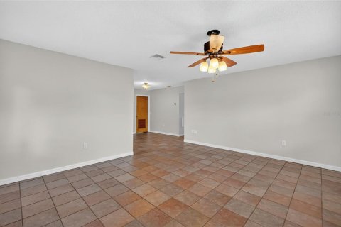 Villa ou maison à vendre à Bushnell, Floride: 2 chambres, 124.86 m2 № 1903599 - photo 4