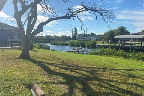 House in Port Charlotte, Florida 3 bedrooms, 109.25 sq.m. № 1879415 - photo 7