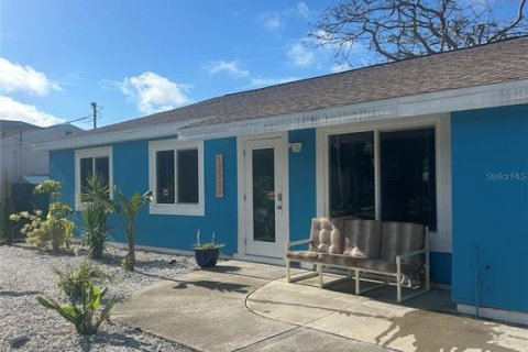 House in Port Charlotte, Florida 3 bedrooms, 109.25 sq.m. № 1879415 - photo 4