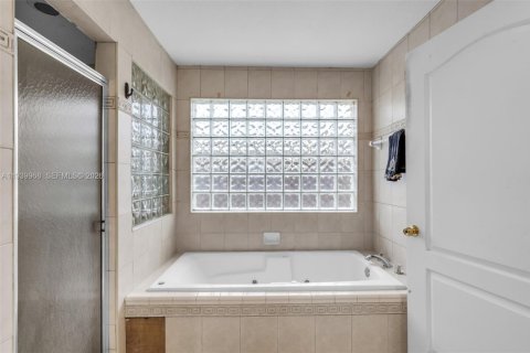 Villa ou maison à vendre à West Park, Floride: 4 chambres, 269.88 m2 № 1996894 - photo 26