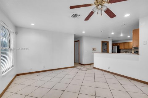 Villa ou maison à vendre à West Park, Floride: 4 chambres, 269.88 m2 № 1996894 - photo 6