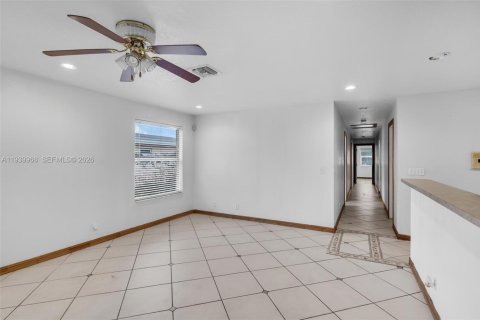 Villa ou maison à vendre à West Park, Floride: 4 chambres, 269.88 m2 № 1996894 - photo 13