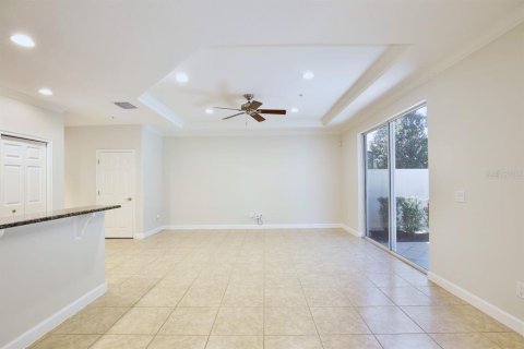 Touwnhouse à vendre à Lake Mary, Floride: 3 chambres, 196.58 m2 № 2399481 - photo 4