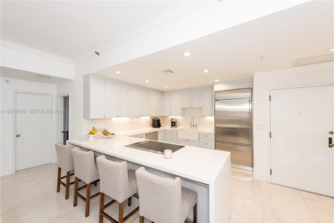 Condo in Key Biscayne, Florida, 2 bedrooms  № 2172887 - photo 9