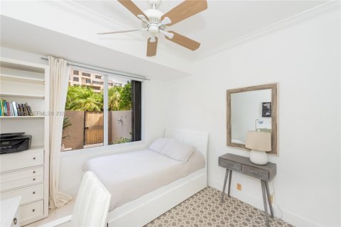 Condo in Key Biscayne, Florida, 2 bedrooms  № 2172887 - photo 17