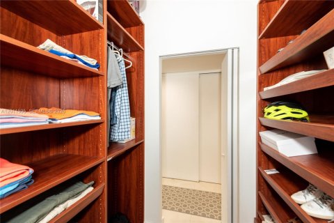 Condo in Key Biscayne, Florida, 2 bedrooms  № 2172887 - photo 22