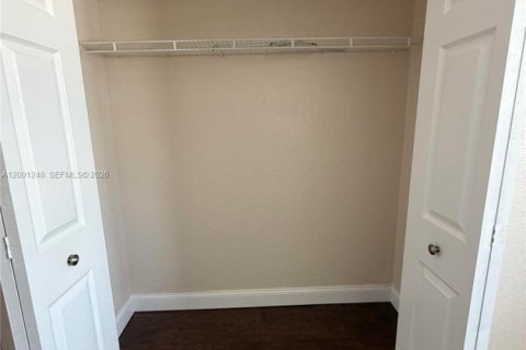 Townhouse in Sunrise, Florida 3 bedrooms, 155.89 sq.m. № 2065805 - photo 17