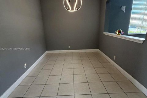 Townhouse in Sunrise, Florida 3 bedrooms, 155.89 sq.m. № 2065805 - photo 6