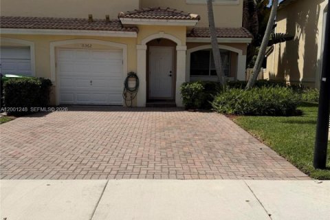 Adosado en Sunrise, Florida 3 dormitorios, 155.89 m2 № 2065805