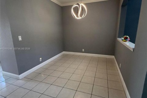 Townhouse in Sunrise, Florida 3 bedrooms, 155.89 sq.m. № 2065805 - photo 5