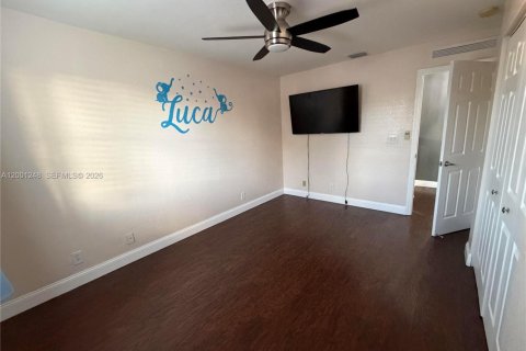 Townhouse in Sunrise, Florida 3 bedrooms, 155.89 sq.m. № 2065805 - photo 16