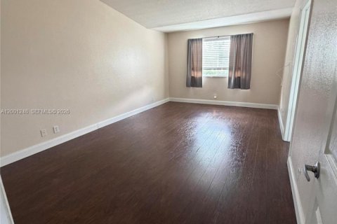 Townhouse in Sunrise, Florida 3 bedrooms, 155.89 sq.m. № 2065805 - photo 22