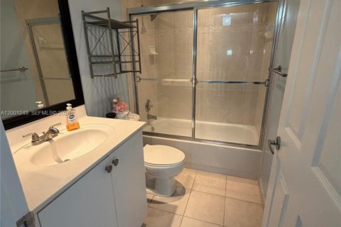 Townhouse in Sunrise, Florida 3 bedrooms, 155.89 sq.m. № 2065805 - photo 18