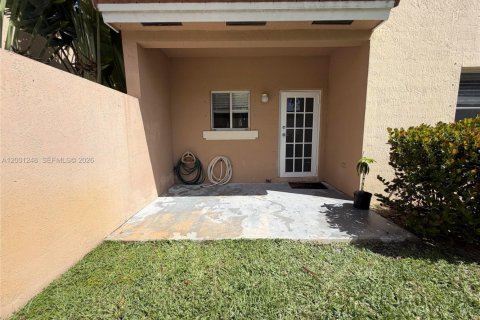 Townhouse in Sunrise, Florida 3 bedrooms, 155.89 sq.m. № 2065805 - photo 29