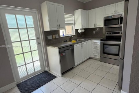 Townhouse in Sunrise, Florida 3 bedrooms, 155.89 sq.m. № 2065805 - photo 7