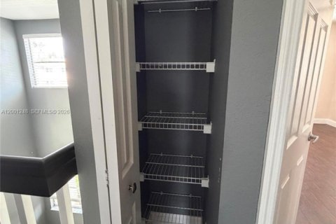 Townhouse in Sunrise, Florida 3 bedrooms, 155.89 sq.m. № 2065805 - photo 19