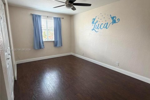 Townhouse in Sunrise, Florida 3 bedrooms, 155.89 sq.m. № 2065805 - photo 15