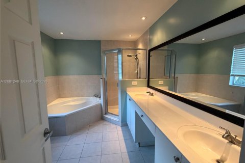 Townhouse in Sunrise, Florida 3 bedrooms, 155.89 sq.m. № 2065805 - photo 25