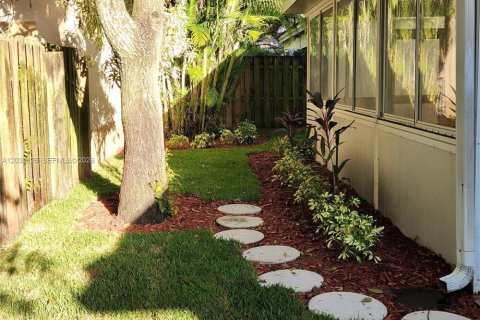 House in Cooper City, Florida 3 bedrooms, 189.52 sq.m. № 2268022 - photo 30