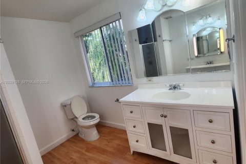 House in Cooper City, Florida 3 bedrooms, 189.52 sq.m. № 2268022 - photo 19