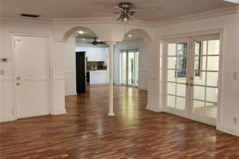 House in Cooper City, Florida 3 bedrooms, 189.52 sq.m. № 2268022 - photo 10