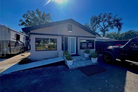 Propiedad comercial en Tampa, Florida 89.74 m2 № 2139990