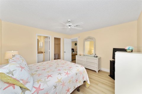 Villa ou maison à vendre à Lady Lake, Floride: 2 chambres, 117.8 m2 № 2219540 - photo 18