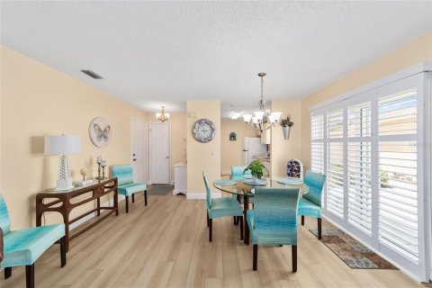 Villa ou maison à vendre à Lady Lake, Floride: 2 chambres, 117.8 m2 № 2219540 - photo 11