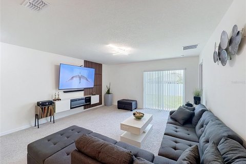 House in Haines City, Florida 3 bedrooms, 119.1 sq.m. № 2224633 - photo 4