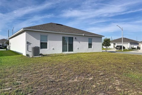House in Haines City, Florida 3 bedrooms, 119.1 sq.m. № 2224633 - photo 21