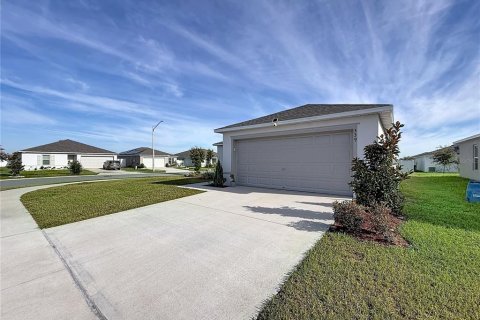 House in Haines City, Florida 3 bedrooms, 119.1 sq.m. № 2224633 - photo 20