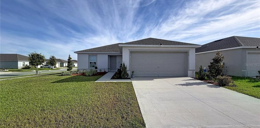 House in Haines City, Florida 3 bedrooms, 119.1 sq.m. № 2224633