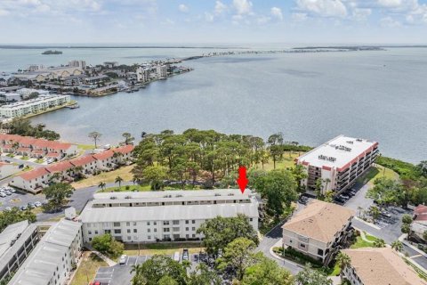 Condo in Dunedin, Florida, 2 bedrooms  № 1802084 - photo 1