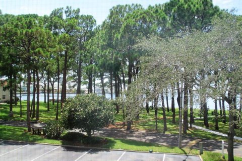 Condo in Dunedin, Florida, 2 bedrooms  № 1802084 - photo 13