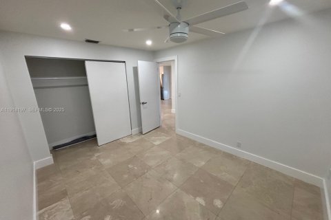 Villa ou maison à louer à Fort Lauderdale, Floride: 4 chambres, 110.93 m2 № 1982805 - photo 21